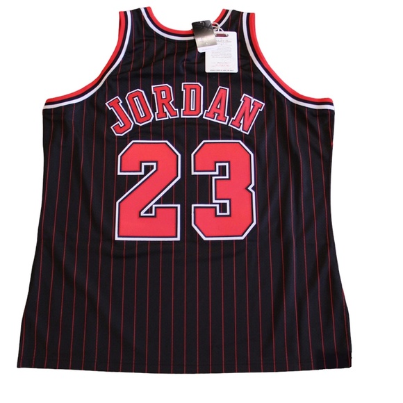 Michael Jordan #23 Chicago Bulls 1996/97 Men's Black Altern Authentic NBA Jersey - Picture 2 of 3